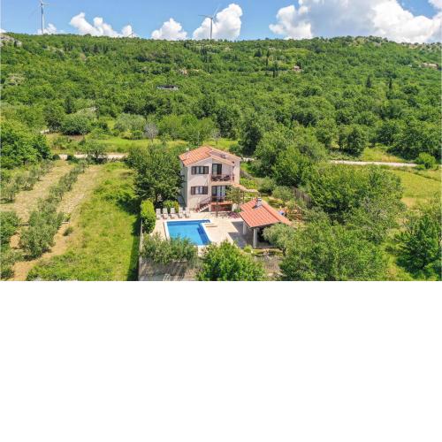 Cozy Home In Katuni With House A Panoramic View