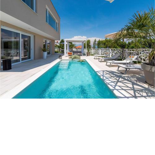 Cozy Home In Labin With Jacuzzi