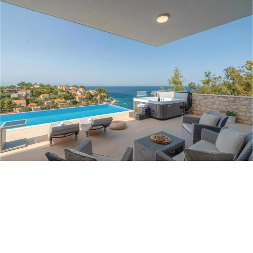 Cozy Home In Prigradica With Wifi