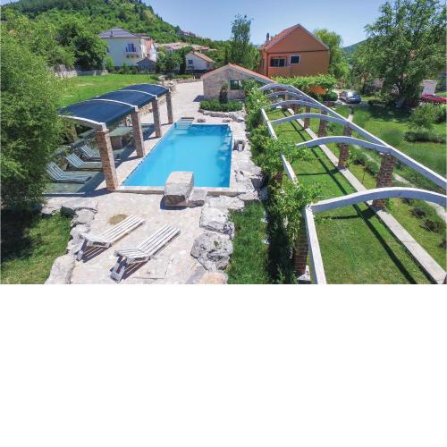 Cozy Home In Sinj With Outdoor Swimming Pool