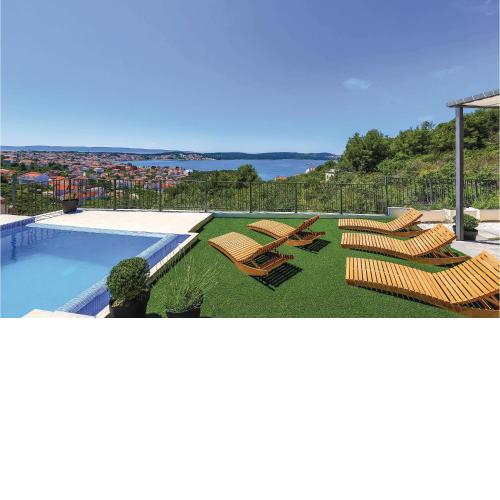 Cozy Home In Trogir With Wifi