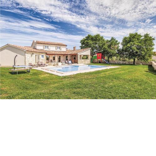 Cozy Home In Valtura With Outdoor Swimming Pool