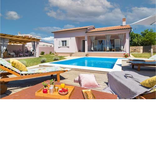 Cozy Home In Vodnjan With Outdoor Swimming Pool