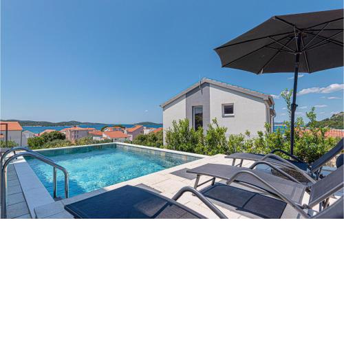 Cozy Home In Zaboric With Outdoor Swimming Pool