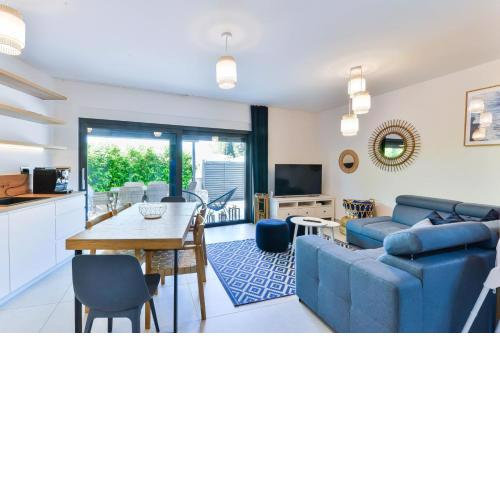 CROWONDER Adriatic Premium Villa Vodice near the Beach