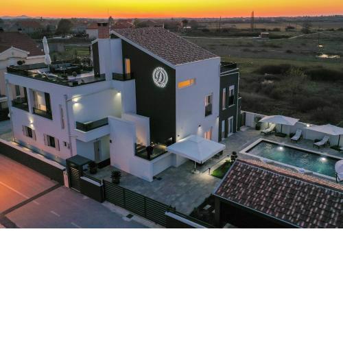 D-Palace Apartments-Olive tree