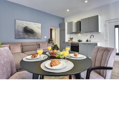 D&A Central Luxury Apartments with FREE Parking