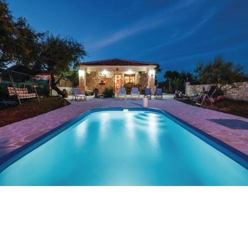 Dalmatian stone house with pool