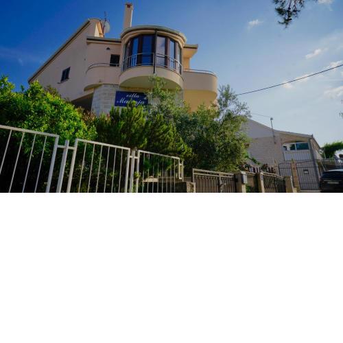 Deluxe Villa Marisia