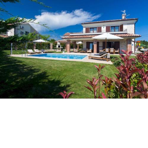 DeLuxe Villa Suza
