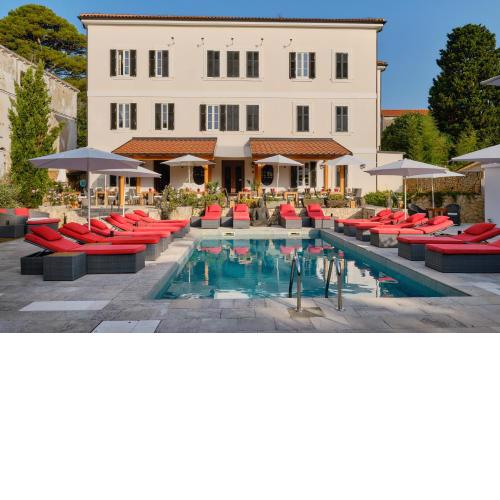 Dolphin Suites