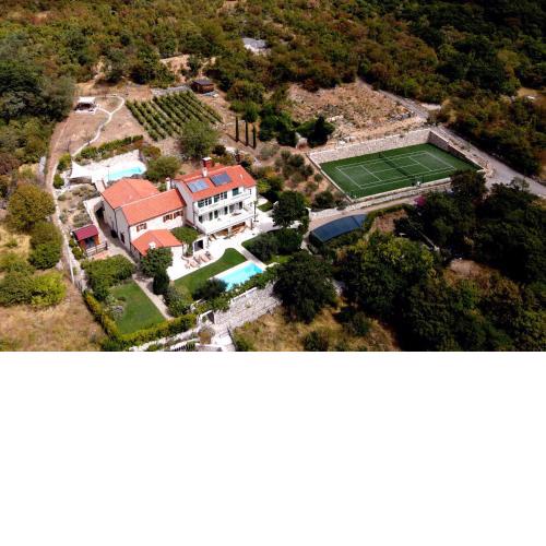 Domaine VinodolSun Zwei Villen, ein Grundstück und Platz für bis zu 20 Personen