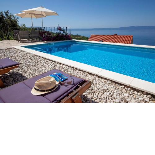 Elegant villa in Podgora with private pool and sea view