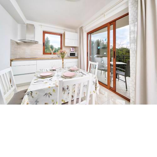 Elia Apartments