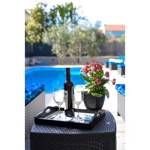 Endless Summer House Barbara Zadar