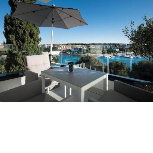 Exklusive Villa mit privatem Pool 50 Meter zum Strand
