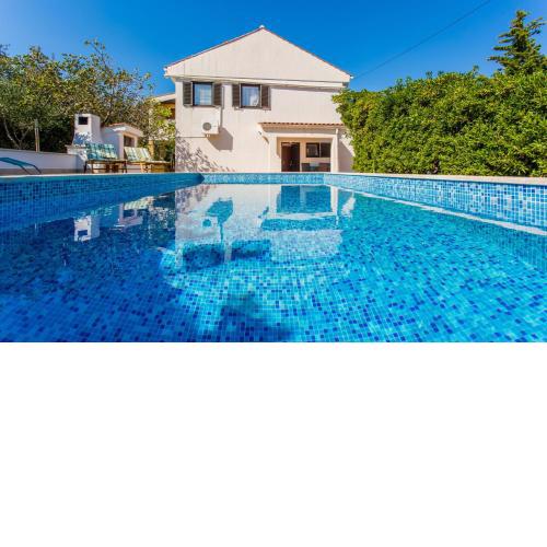 Family friendly apartments with a swimming pool Silo, Krk - 18677