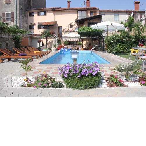 Family friendly apartments with a swimming pool Vodnjan, Fazana - 14159
