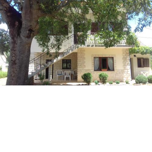 Family friendly holiday home "Ana"