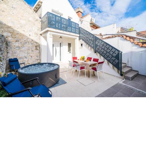 Family friendly house with a parking space Mokosica, Dubrovnik - 19154
