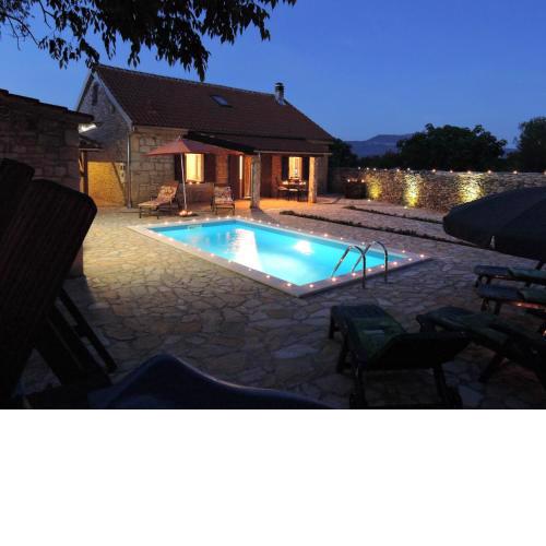 Family friendly house with a swimming pool Gluici, Krka - 11337