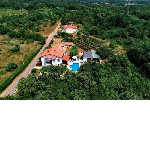 Family friendly house with a swimming pool Marici, Labin - 17820