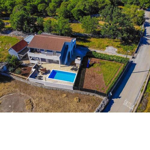Family friendly house with a swimming pool Primorski Dolac, Zagora - 17285