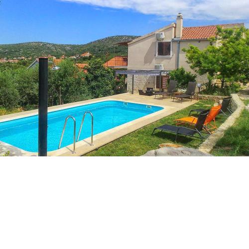 Family friendly house with a swimming pool Vinisce, Trogir - 7510