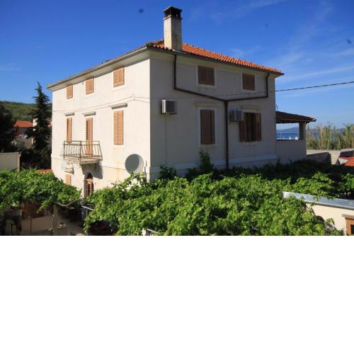 Family friendly seaside apartments Susak, Losinj - 8050