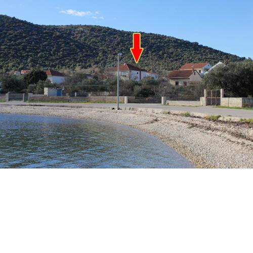 Family friendly seaside apartments Vinisce, Trogir - 5946