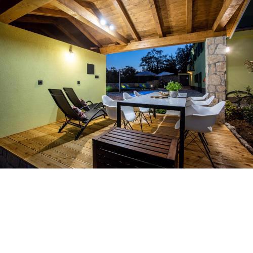 Family friendly Villa Zaneta with pool