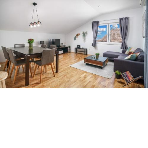 Family Petrov Apartments