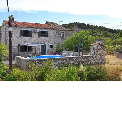 Ferienhaus in Dobropoljana mit Privatem Pool