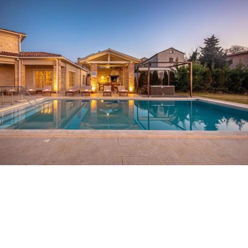 Ferienhaus mit Privatpool für 8 Personen ca 480 m in Bajkini, Istrien Binnenland von Istrien
