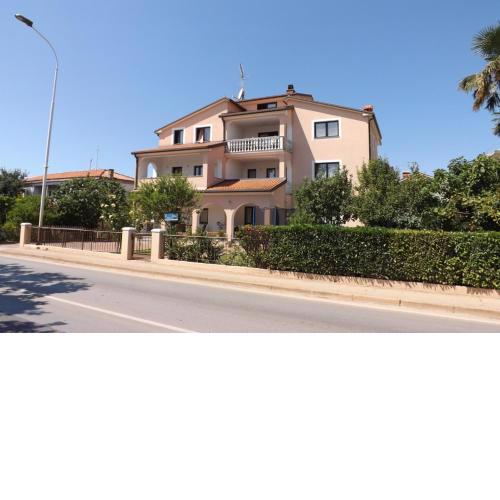 Ferienwohnung in Umag mit Terrasse, W-LAN, Waschmaschine 853-3