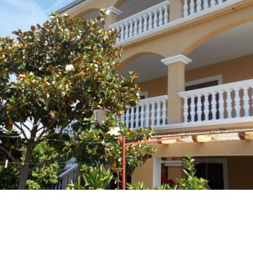 Ferienwohnung Maksan im zweiten OG mit Terrasse