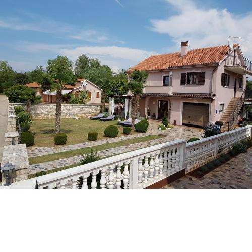 Ferienwohnung mit 2 Schlafzimmer oder Studio Apartment - Istrien-Fiorini