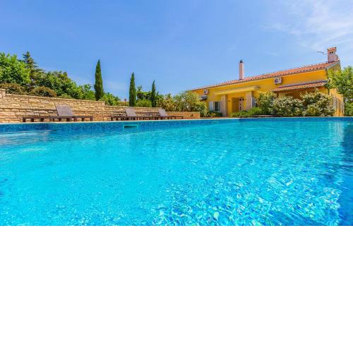 Ferienwohnung mit großem Pool, Klima, WLAN, Tischtennis