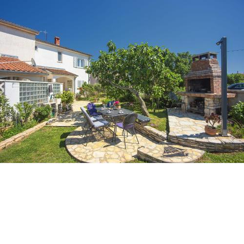 Ferienwohnung mit Klima, WLAN, Balkon und wenige Minuten zum Meer