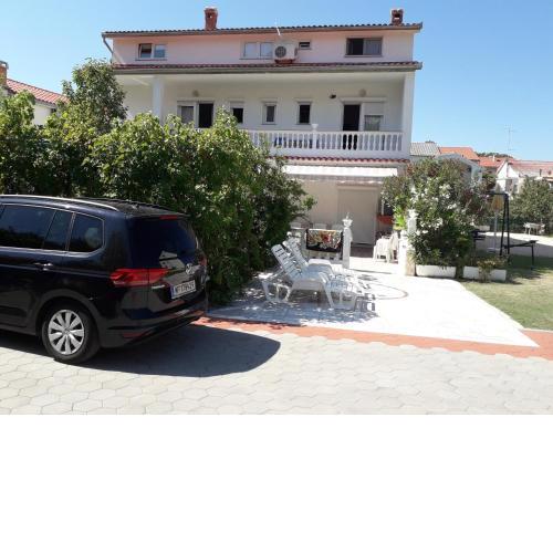 Fewo Daisy mit Pool,Parking,Terrassen , Garten, Grill