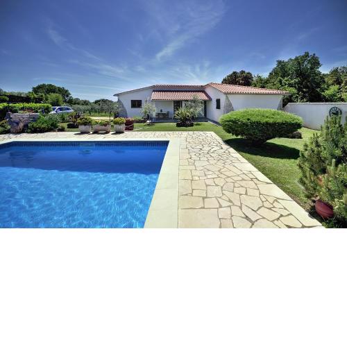 Fewo mit Pool, Klimaanlage, WLAN, Grill, Außenterrasse in Pula