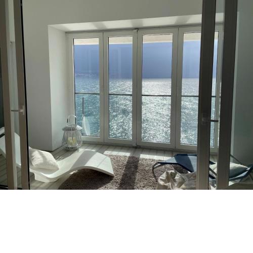 First row to the sea - Nautilus Deluxe Apartment