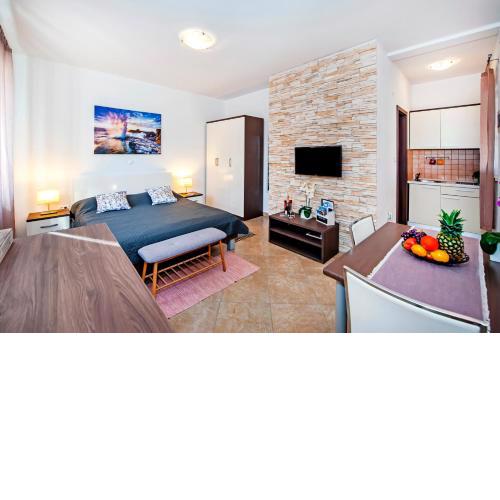 F&R Apartments