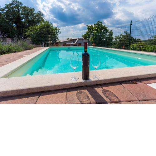 Gemütliche Villa mit privatem Pool, Klima, WLAN, Terrasse und Grill