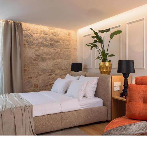 Golden Gate Luxury Rooms - Unique UNESCO Location
