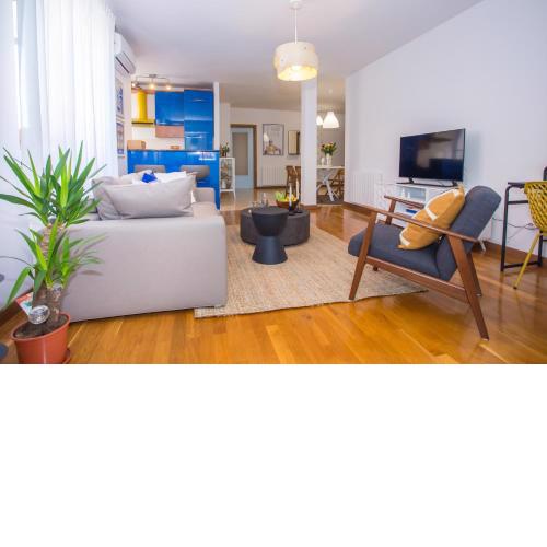 Good Mood 2-bedroom apartment 10mins from beach