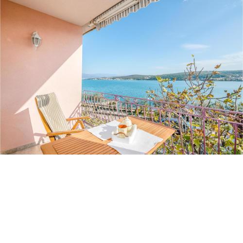 Gorgeous Apartment In Cizici With House Sea View