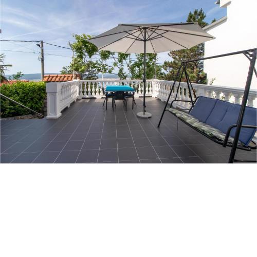 Gorgeous Apartment In Dramalj With Wifi