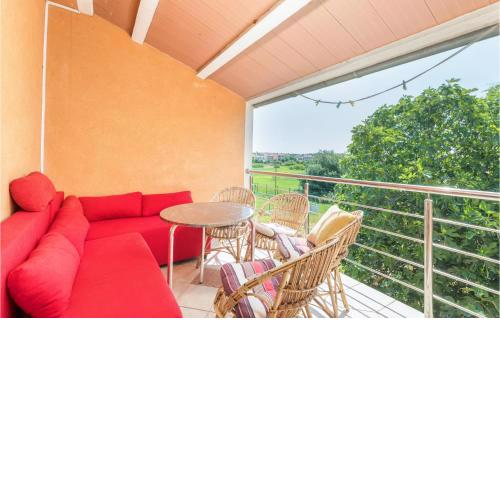 Gorgeous Apartment In Fazana With Kitchen