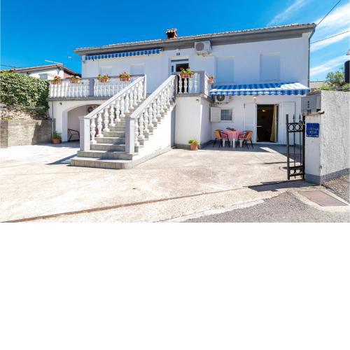 Gorgeous Apartment In Jadranovo With Wifi